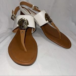 Small heeled sandals